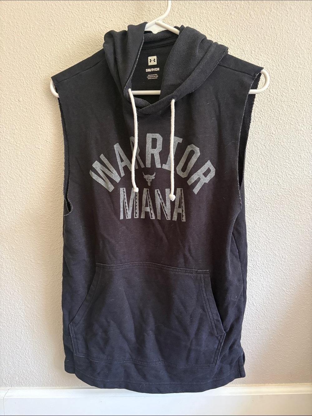 Under Armour Black Sleeveless Hoodie with 'Warrior Mana' Graphic